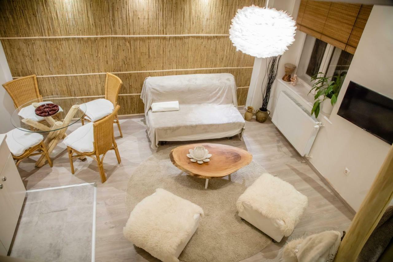 Suites 13 Budapest Room photo